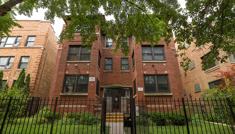 exterior 4426 Magnolia 