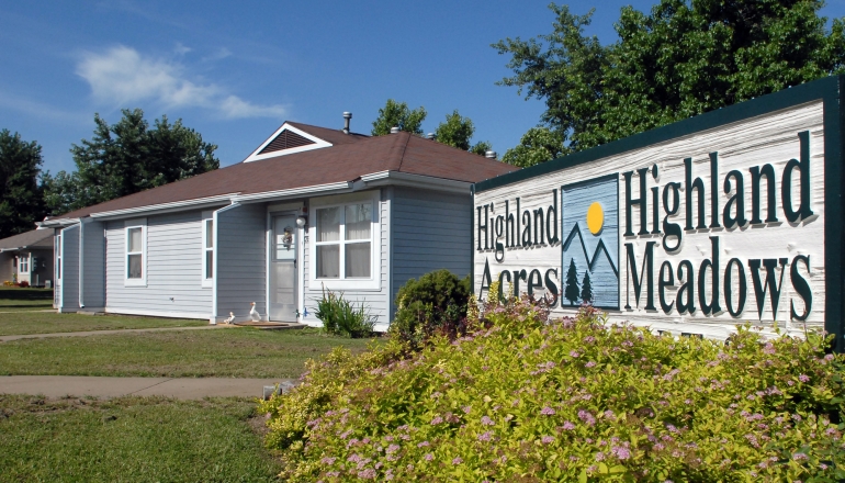 Highland Meadows sign