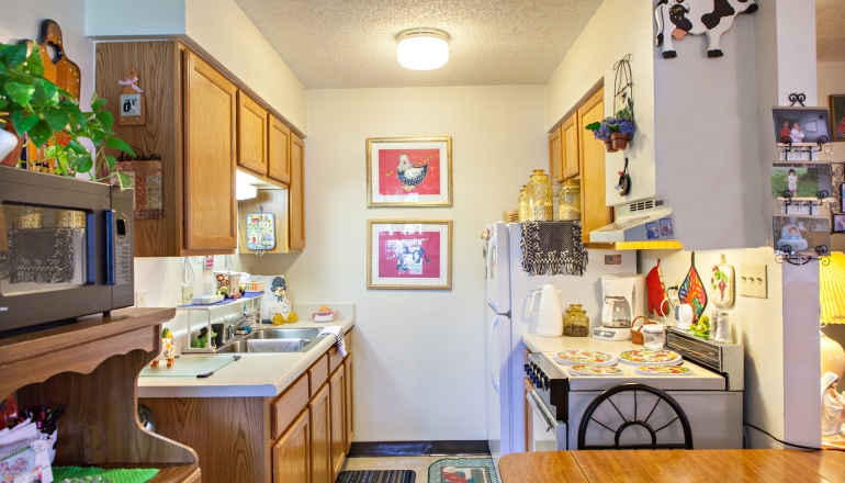 Highland Meadows unit kitchen