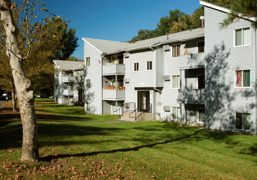 Meadowbrook Apartments exterior